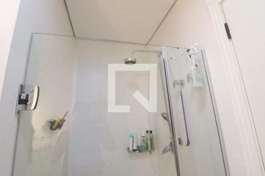 Banheiro de kitnet/studio para alugar com 1 quarto, 38m² em Santana, São Paulo