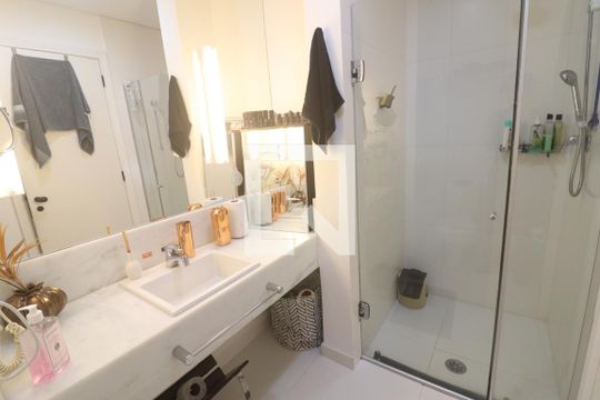 Banheiro de kitnet/studio para alugar com 1 quarto, 38m² em Santana, São Paulo