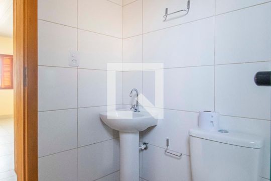 Banheiro de apartamento para alugar com 2 quartos, 70m² em Niterói, Canoas