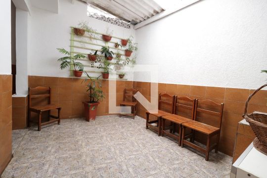 Área de Serviço de casa à venda com 4 quartos, 249m² em Vila Gilda, Santo André