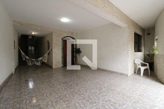 Garagem de casa à venda com 4 quartos, 249m² em Vila Gilda, Santo André