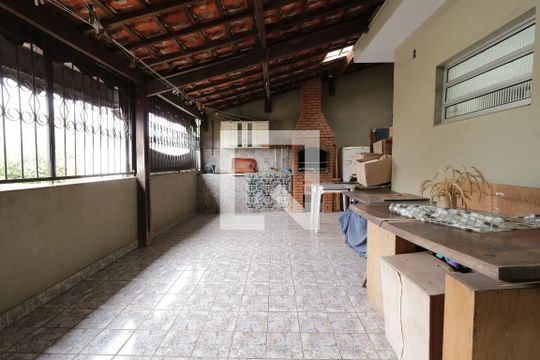 Quintal - Churrasqueira de casa à venda com 4 quartos, 249m² em Vila Gilda, Santo André