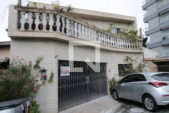 Casa à venda com 4 quartos, 249m² em Vila Gilda, Santo André