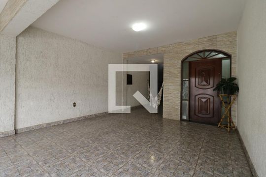 Garagem de casa à venda com 4 quartos, 249m² em Vila Gilda, Santo André
