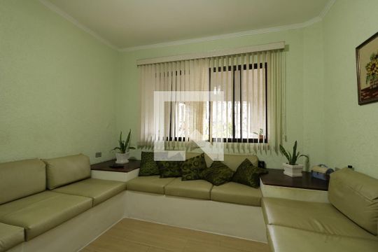 Sala de TV de casa à venda com 4 quartos, 249m² em Vila Gilda, Santo André