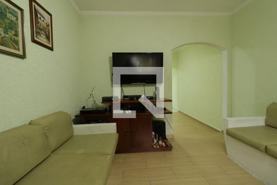 Sala de TV de casa à venda com 4 quartos, 249m² em Vila Gilda, Santo André