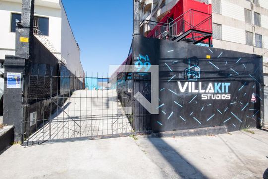 Fachada de kitnet/studio para alugar com 1 quarto, 10m² em Vila Osasco, Osasco