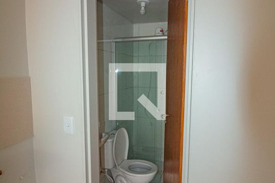 Banheiro Studio / Kitnet de kitnet/studio para alugar com 1 quarto, 38m² em Comércio Local Norte 207, Brasília