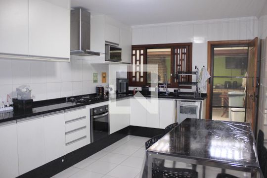 Cozinha de casa de condomínio à venda com 3 quartos, 130m² em Vila Augusta, Guarulhos