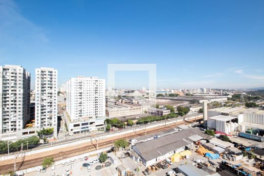 Vista  de apartamento à venda com 1 quarto, 24m² em Bonfim, Osasco