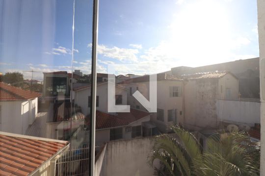 Vista de casa à venda com 2 quartos, 150m² em Jardim São Paulo, São Paulo