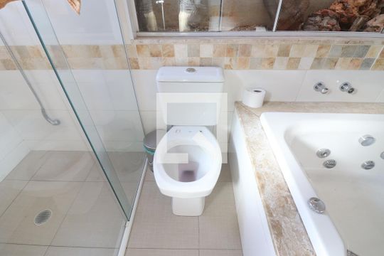 Banheiro de casa à venda com 2 quartos, 150m² em Jardim São Paulo, São Paulo