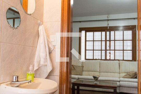 Lavabo de casa para alugar com 4 quartos, 250m² em Conceição, Diadema