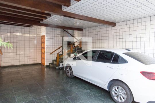 Garagem de casa para alugar com 4 quartos, 250m² em Conceição, Diadema