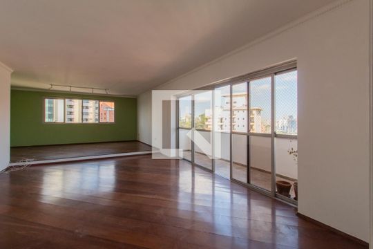 Apartamento à venda com 3 quartos, 200m² em Real Parque, São Paulo