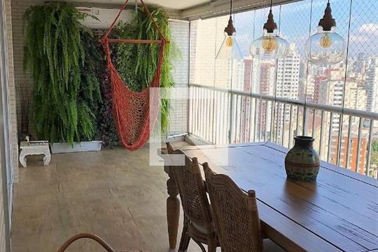 Apartamento à venda com 4 quartos, 137m² em Vila Gumercindo, São Paulo