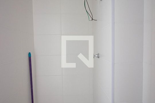 Banheiro de apartamento para alugar com 2 quartos, 32m² em Vila Nova Curuçá, São Paulo
