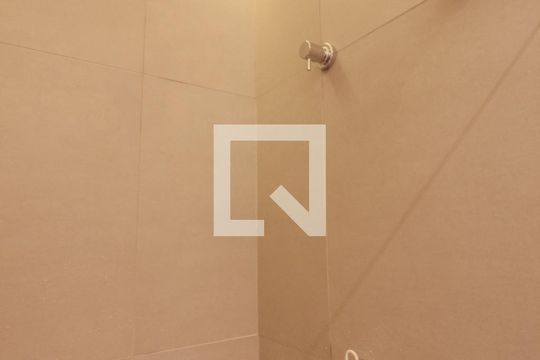 Banheiro de kitnet/studio para alugar com 1 quarto, 24m² em Perdizes, São Paulo