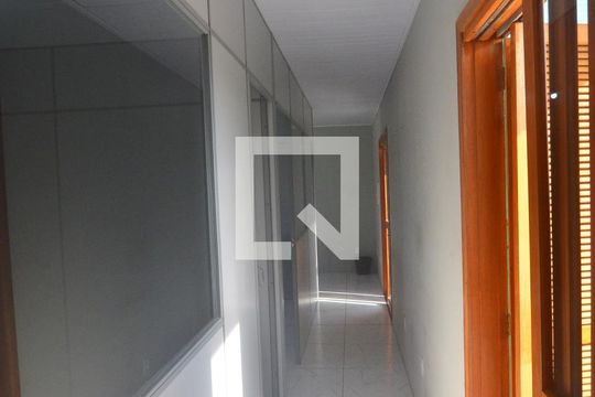 Corredor de apartamento à venda com 2 quartos, 350m² em Harmonia, Canoas