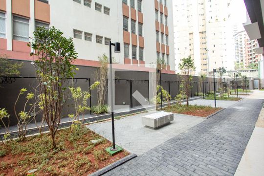 Área comum de kitnet/studio para alugar com 1 quarto, 27m² em Vila Nova Conceição, São Paulo