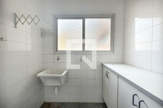 Área de Serviço de apartamento para alugar com 3 quartos, 100m² em Balneário Cidade Atlântica, Guarujá