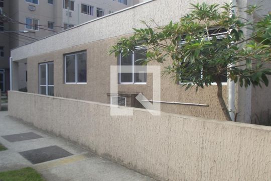 Área comum de apartamento para alugar com 1 quarto, 40m² em Del Castilho, Rio de Janeiro