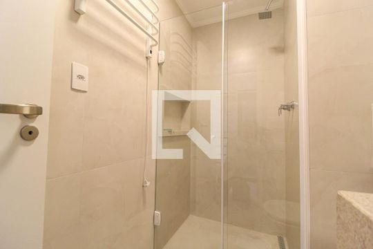 Banheiro de kitnet/studio à venda com 1 quarto, 28m² em Moema, São Paulo