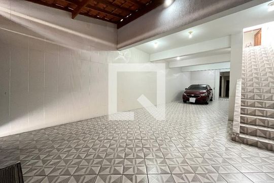 Garagem de casa à venda com 2 quartos, 325m² em Vila Guarani (z Sul), São Paulo