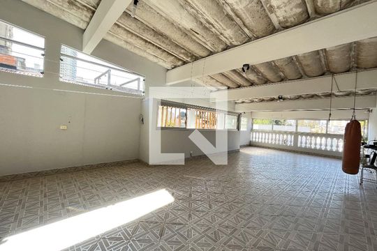 Área externa de casa à venda com 2 quartos, 325m² em Vila Guarani (z Sul), São Paulo