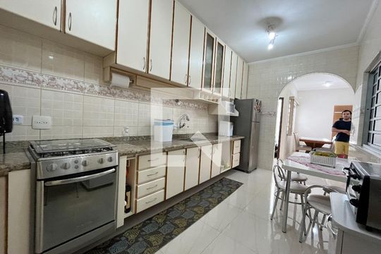 Cozinha  de casa à venda com 2 quartos, 325m² em Vila Guarani (z Sul), São Paulo