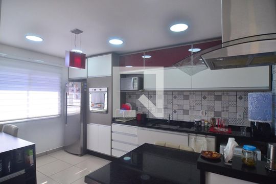 Cozinha de casa de condomínio à venda com 3 quartos, 122m² em Harmonia, Canoas