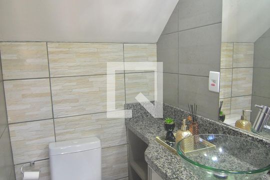 Banheiro de casa de condomínio à venda com 3 quartos, 122m² em Harmonia, Canoas