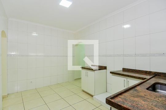 Cozinha de casa para alugar com 2 quartos, 100m² em Jardim Artidoro, Guarulhos