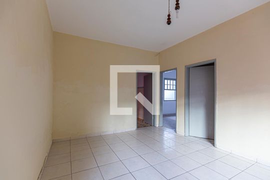 Sala de casa para alugar com 2 quartos, 83m² em Vila Pires, Santo André
