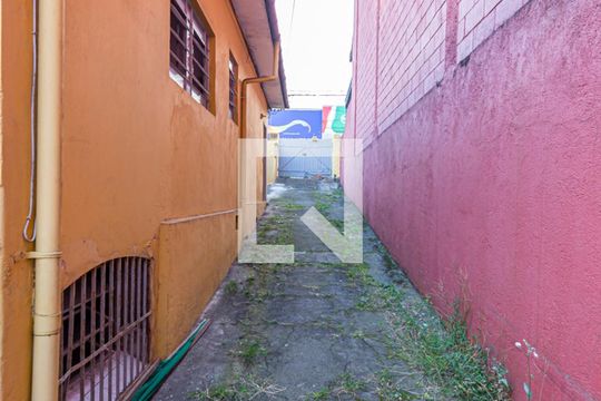 Quintal de casa para alugar com 2 quartos, 83m² em Vila Pires, Santo André