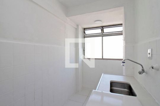 Cozinha de apartamento para alugar com 1 quarto, 40m² em Santa Efigênia, São Paulo