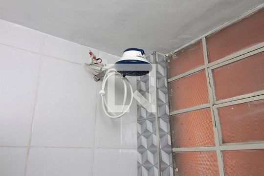 Banheiro de apartamento para alugar com 1 quarto, 40m² em Santa Efigênia, São Paulo