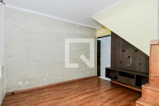 Sala de casa à venda com 2 quartos, 110m² em Jardim Guimarães, Guarulhos
