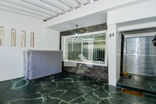 Garagem de casa à venda com 2 quartos, 110m² em Jardim Guimarães, Guarulhos