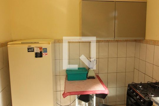 Cozinha de apartamento à venda com 2 quartos, 55m² em Camaquã, Porto Alegre