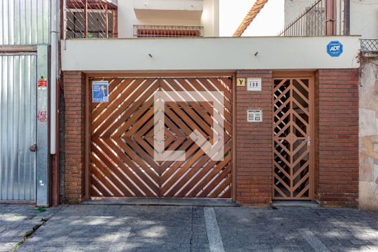 Fachada de casa à venda com 3 quartos, 255m² em Cambuci, São Paulo