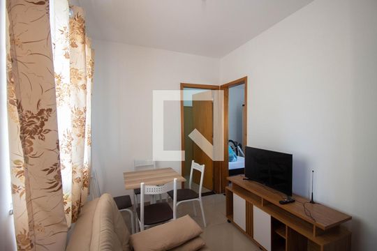 Sala de casa de condomínio para alugar com 2 quartos, 40m² em Vila Santana, São Paulo