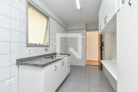 Cozinha de apartamento para alugar com 3 quartos, 80m² em Bela Vista, São Paulo