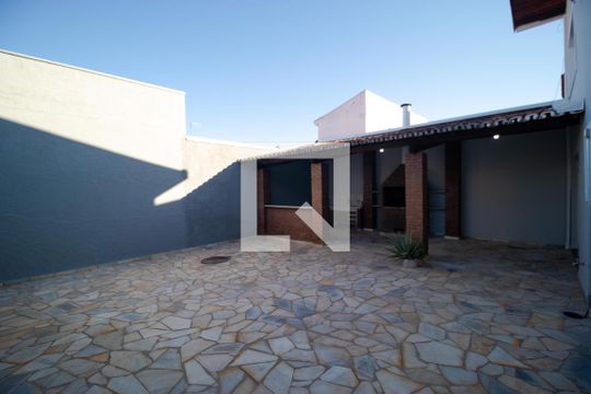 Quintal de casa à venda com 4 quartos, 300m² em Parque Taquaral, Campinas