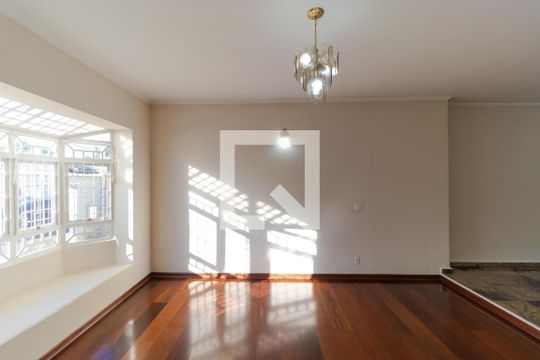 Sala de Estar de casa à venda com 4 quartos, 300m² em Parque Taquaral, Campinas