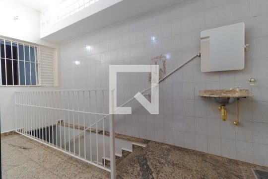 Escada de casa à venda com 4 quartos, 300m² em Parque Taquaral, Campinas