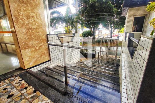 Entrada de apartamento para alugar com 3 quartos, 105m² em Barra, Salvador