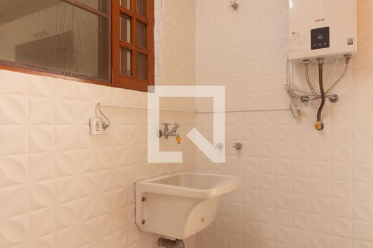 Área de Serviço de casa para alugar com 3 quartos, 180m² em Jardim da Gloria, Cotia