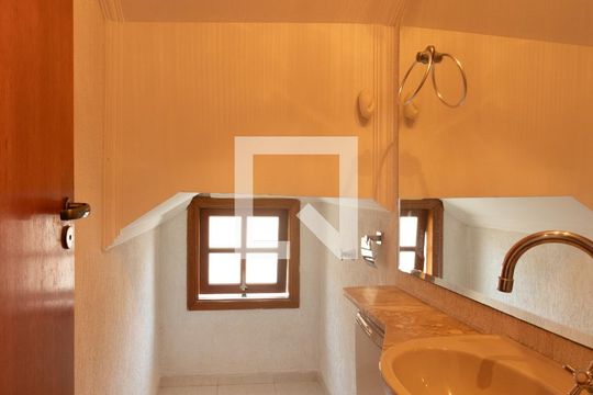 Lavabo de casa para alugar com 3 quartos, 180m² em Jardim da Gloria, Cotia