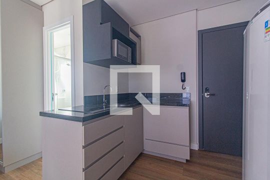 Cozinha de kitnet/studio para alugar com 1 quarto, 32m² em Batel , Curitiba